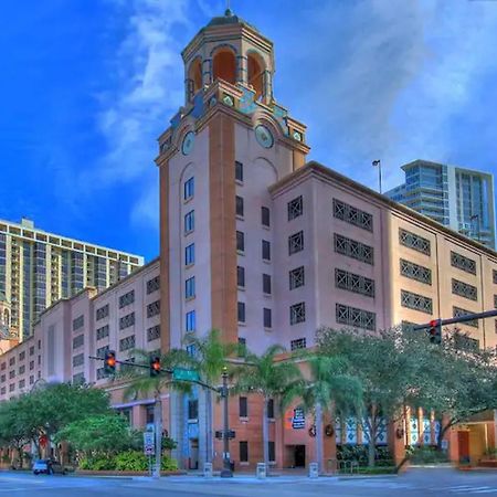 Elegant Studio Apartment In Downtown St Pete - Great Community Events! St. Petersburg Exterior photo